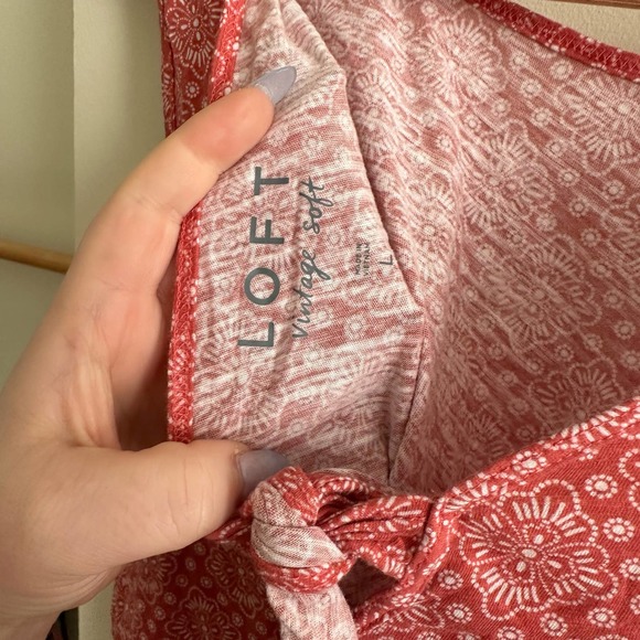 Loft Geometric Bow Back Vintage Soft Tank Size Large - Picture 4 of 6